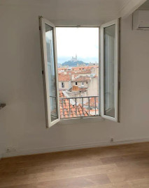 
                                                                                        Location
                                                                                         Superbe 2 Pièces 32m2 meublé avec vue à Noailles