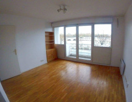 
                                                                                        Location
                                                                                         Superbe 2 pièces 36 m² Vue sue Seine Bibliothèque