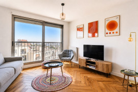 
                                                                                        Vente
                                                                                         Superbe 2 pièces rénové avec goût – 48 m²