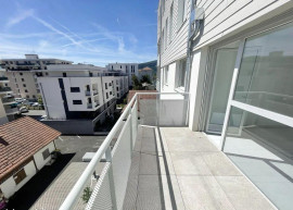 
                                                                                        Location
                                                                                         Superbe 2P meublé 45m² Hyper centre Annemasse