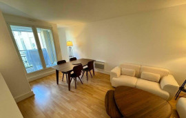 
                                                                                        Location
                                                                                         Superbe 2P meublé 47m² paisible à Versailles