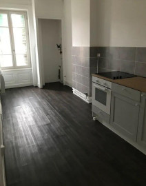 
                                                                                        Location
                                                                                         Superbe 3 pièces 78m2 place Carnot à Saint-Etienne