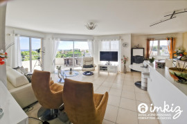 
                                                                                        Vente
                                                                                         Superbe 3 pièces  vue mer, terrasse, garage