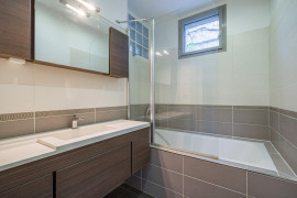 
                                                                                        Location
                                                                                         Superbe 3P 52m² refait à neuf