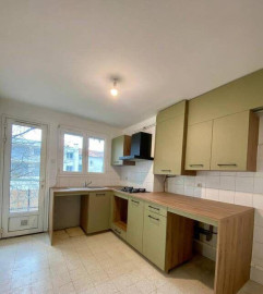 
                                                                                        Location
                                                                                         Superbe 3P 77m² avec balcon