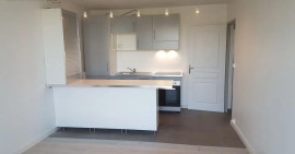 
                                                                                        Location
                                                                                         Superbe 3P meublé 49m² très calme avec loggia