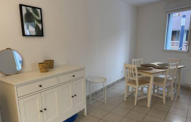
                                                                                        Location
                                                                                         Superbe 3P meublé 66m² +terrasse Bassin à flots