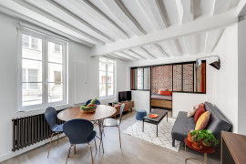 
                                                                                        Location
                                                                                         Superbe appartement au cœur de Versailles (loyer tout inclus)