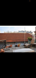 Location
Superbe appartement entièrement meublé, terrasse de 15m² et parking inclus dans prix (loyer tout inclus)