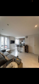 Location
Superbe appartement entièrement meublé, terrasse de 15m² et parking inclus dans prix (loyer tout inclus)