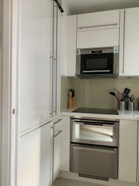 Location
Superbe appartement, idéalement situé et entièrement équipé (loyer tout inclus)