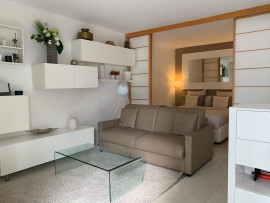 Location
Superbe appartement, idéalement situé et entièrement équipé (loyer tout inclus)
