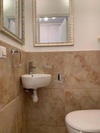 Location
Superbe appartement, idéalement situé et entièrement équipé (loyer tout inclus)