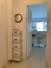 Location
Superbe appartement, idéalement situé et entièrement équipé (loyer tout inclus)
