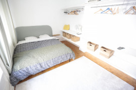 Location
Superbe Appartement Meublé en Dernier Étage avec Vue Tour Eiffel (loyer tout inclus)