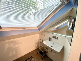 
                                                                                        Location
                                                                                         Superbe duplex in the lively 9th district (loyer tout inclus)