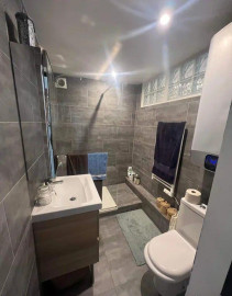 
                                                                                        Location
                                                                                         Superbe et grand studio 45m² Porte Saint-Martin