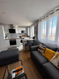 
                                                                                        Location
                                                                                         Superbe F2 meublé – 40 m² – Refait à neuf
