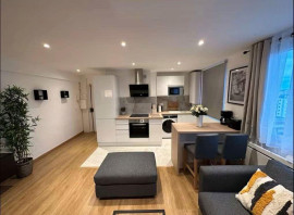 
                                                                                        Location
                                                                                         Superbe F2 meublé – 40 m² – Refait à neuf