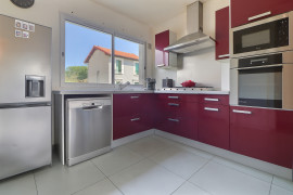 
                                                                                        Vente
                                                                                         Superbe Maison avec Jardin Calme