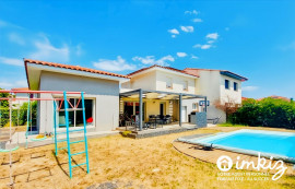 
                                                                                        Vente
                                                                                         Superbe maison contemporaine avec piscine