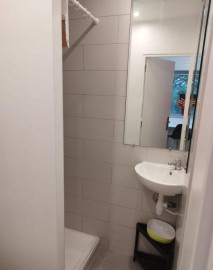 
                                                                                        Location
                                                                                         Superbe studio meublé 17m² refait à neuf Cardo