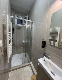 
                                                                                        Location
                                                                                         Superbe studio meublé 20m² entièrement rénové