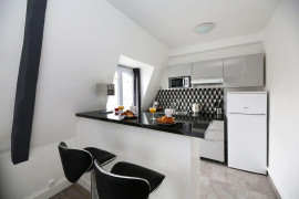 
                                                                                        Location
                                                                                         Superbe studio meublé 23m² proche marché Poncelet