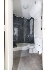 
                                                                                        Location
                                                                                         Superbe studio meublé 23m² proche marché Poncelet