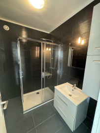 
                                                                                        Location
                                                                                         Superbe studio meublé 31m² avec terrasse