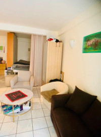 
                                                                                        Location
                                                                                         Superbe studio meublé 32m² Paris 17ème