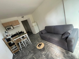 
                                                                                        Location
                                                                                         Superbe studio proche gare et plages