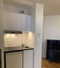 
                                                                                        Location
                                                                                         Superbe studio rénové 25 m2 à Issy-les-Moulineaux