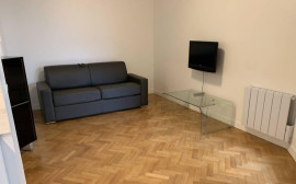 
                                                                                        Location
                                                                                         Superbe studio rénové 25 m2 à Issy-les-Moulineaux