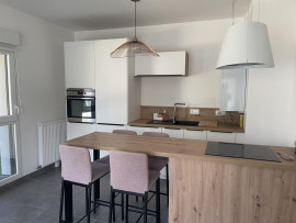 
                                                                                        Location
                                                                                         Superbe T2 meublé 42m² avec loggia 7m² au calme