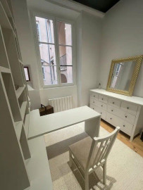 
                                                                                        Location
                                                                                         Superbe T2 meublé 52m² Lyon 1er
