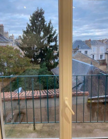
                                                                                        Location
                                                                                         Superbe T3 73m² refait à neuf Idéal famille