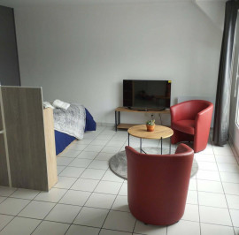 
                                                                                        Location
                                                                                         T1 35 m² meublé, Idéal ETUDIANT / Parking privé