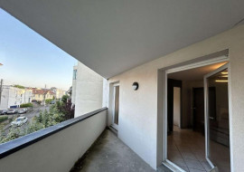 
                                                                                        Location
                                                                                         T1 Grenoble refait a neuf