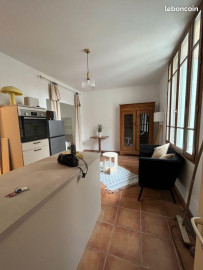 
                                                                                        Location
                                                                                         T1 LUMINEUX A DEUX PAS DE LA TOUR LUMA