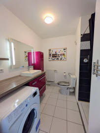 
                                                                                        Location
                                                                                         T1 meublé, balcon/parking – Défense/ Nanterre U.