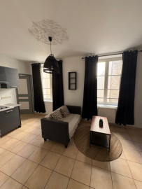 
                                                                                        Location
                                                                                         🏡 T1 meublé lumineux – Lyon 3