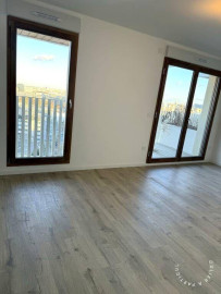 
                                                                                        Location
                                                                                         T1 neuf avec balcon et vue dégagée – La Défense