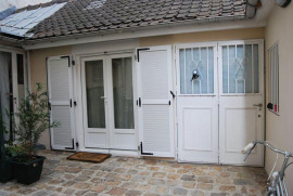 
                                                                                        Location
                                                                                         T1bis avec coin nuit isolé rénové calme sur cours