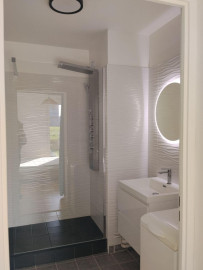 
                                                                                        Location
                                                                                         T2 40 M2 avec terrasse  30 m2 et place de parking