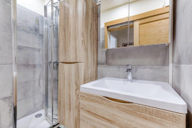 
                                                                                        Location
                                                                                         T2 44 m², 15ème arrondissement – Charme et confort