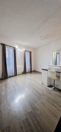 
                                                                                        Location
                                                                                         T2 55m2 quartier panier, 2ème étage