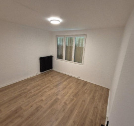 
                                                                                        Location
                                                                                         T2 à louer à Paris 17ème Batignolles