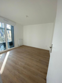 
                                                                                        Location
                                                                                         T2 à Roubaix refait neuf - Balcon
