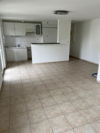 
                                                                                        Location
                                                                                         T2 avec balcon 3eme et dernier étage